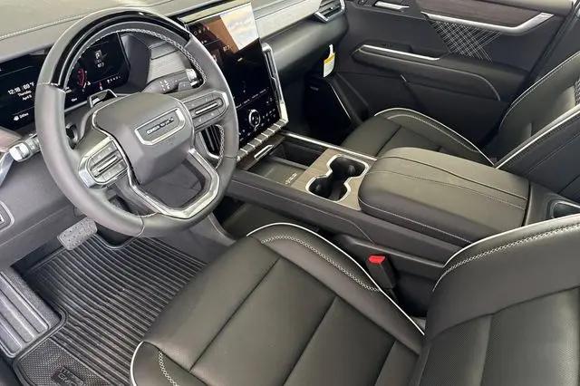 2026 GMC Acadia Denali AWD