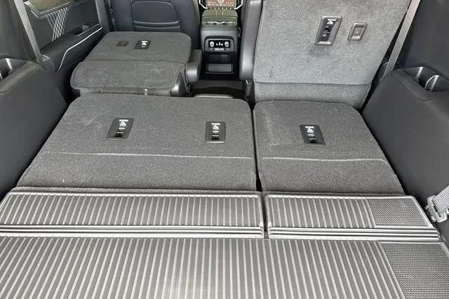 2026 GMC Acadia Denali AWD
