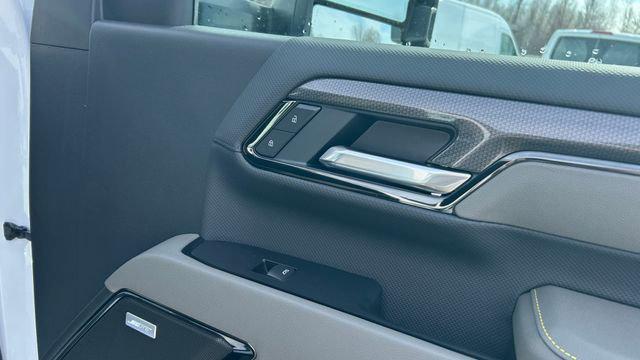 2026 Chevrolet Silverado 2500HD Crew Cab, Standard Bed, XR2, 4WD