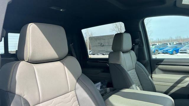 2026 Chevrolet Silverado 2500HD Crew Cab, Standard Bed, XR2, 4WD