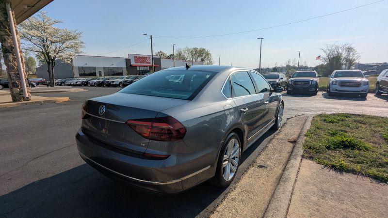 2017 Volkswagen Passat 1.8T SEL Premium