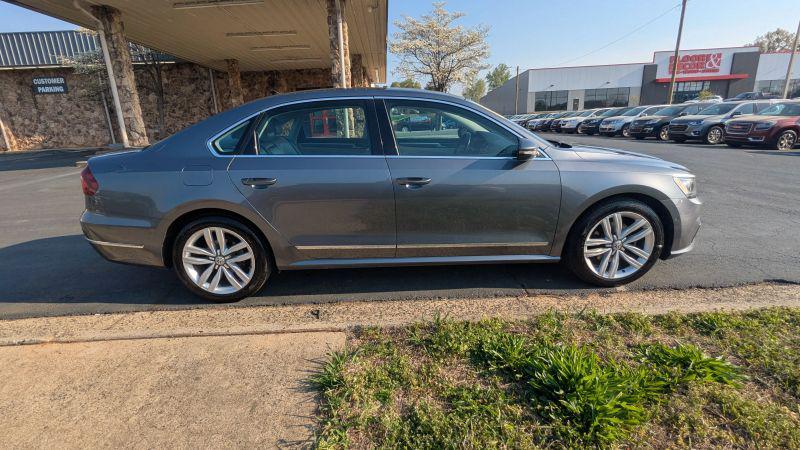 2017 Volkswagen Passat 1.8T SEL Premium