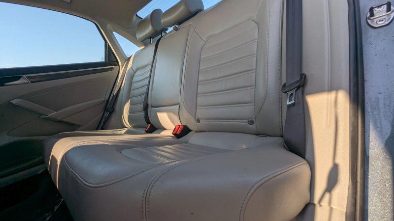 2017 Volkswagen Passat 1.8T SEL Premium