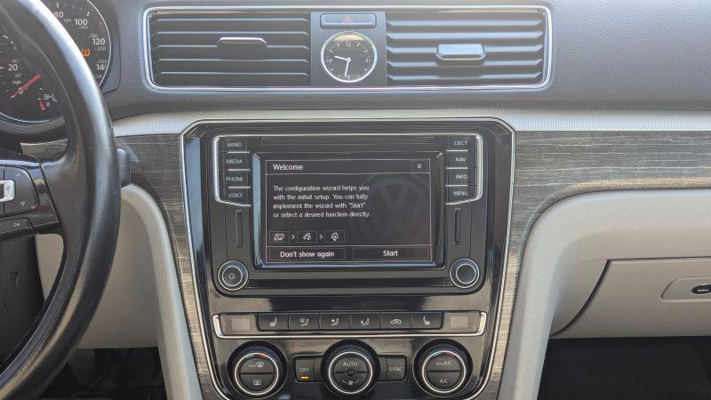 2017 Volkswagen Passat 1.8T SEL Premium