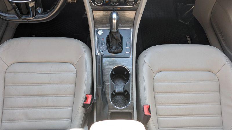 2017 Volkswagen Passat 1.8T SEL Premium