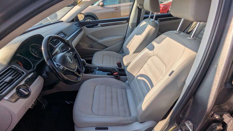 2017 Volkswagen Passat 1.8T SEL Premium