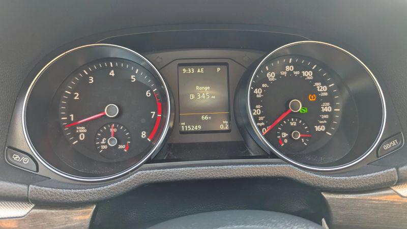 2017 Volkswagen Passat 1.8T SEL Premium