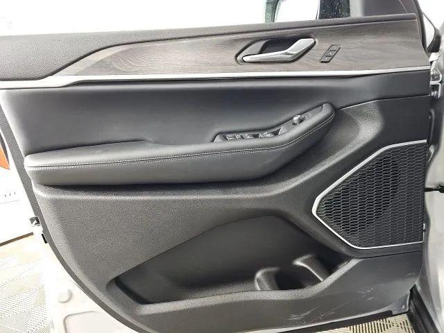 2026 Jeep Grand Cherokee L Limited 4x4