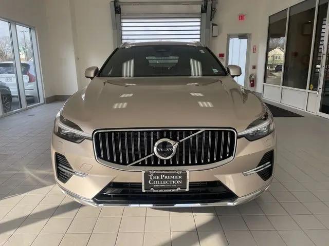 2023 Volvo XC60 Recharge T8 Plus Bright Theme