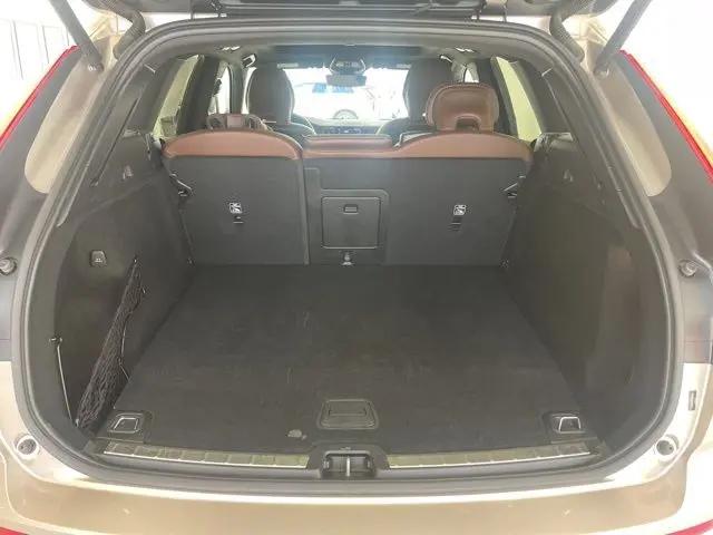 2023 Volvo XC60 Recharge T8 Plus Bright Theme