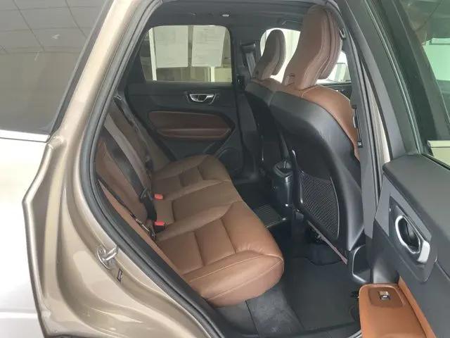 2023 Volvo XC60 Recharge T8 Plus Bright Theme