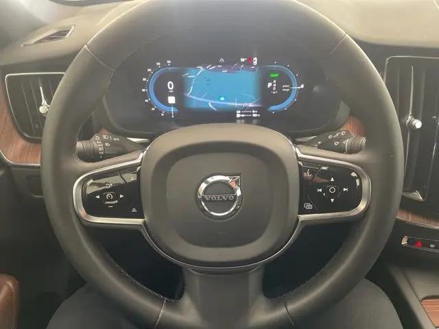 2023 Volvo XC60 Recharge T8 Plus Bright Theme