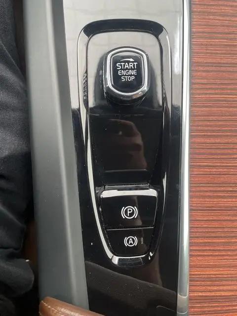 2023 Volvo XC60 Recharge T8 Plus Bright Theme