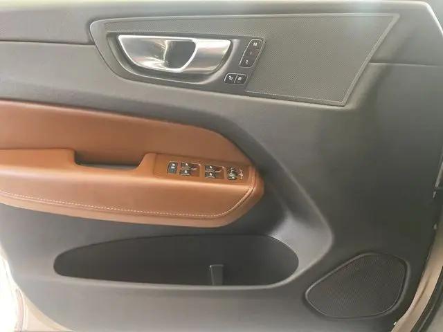 2023 Volvo XC60 Recharge T8 Plus Bright Theme