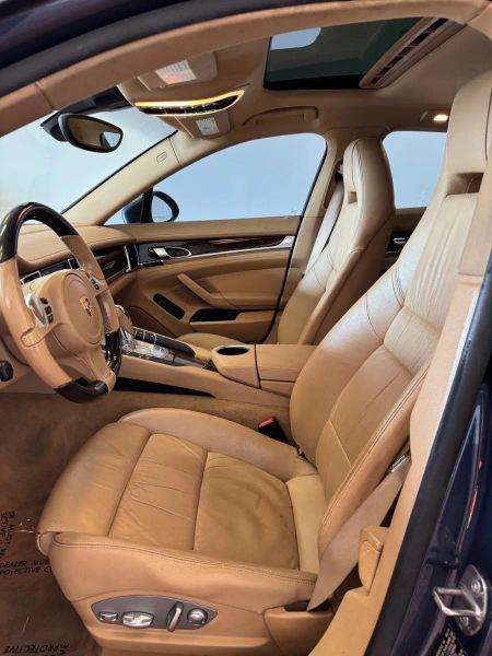 2015 Porsche Panamera 4