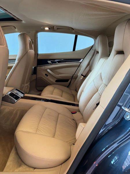 2015 Porsche Panamera 4