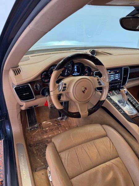 2015 Porsche Panamera 4