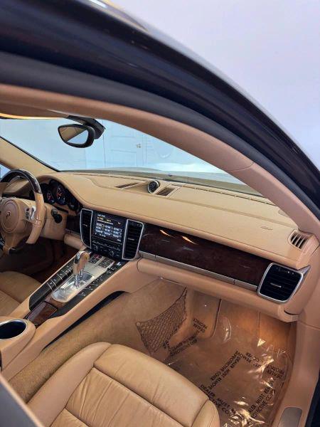 2015 Porsche Panamera 4