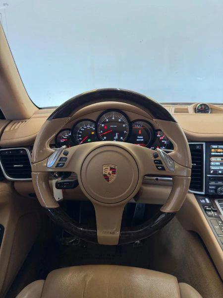2015 Porsche Panamera 4