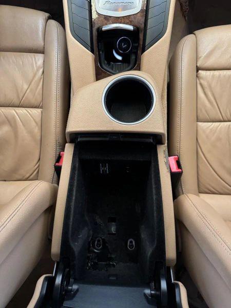 2015 Porsche Panamera 4