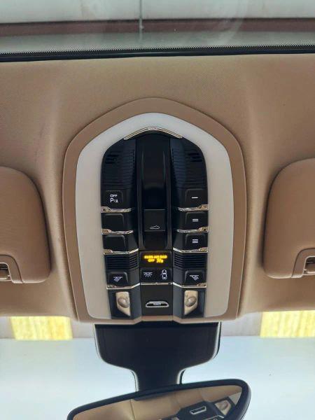 2015 Porsche Panamera 4