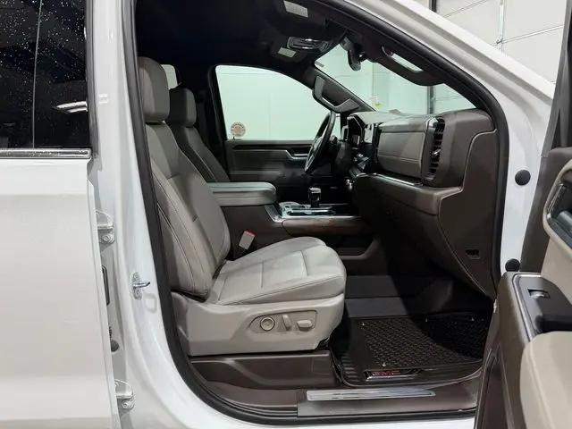 2023 GMC Sierra 1500 4WD Crew Cab Standard Box SLT