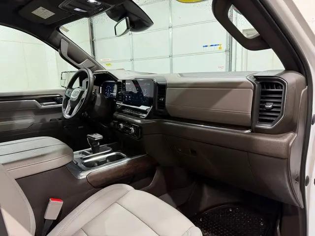 2023 GMC Sierra 1500 4WD Crew Cab Standard Box SLT