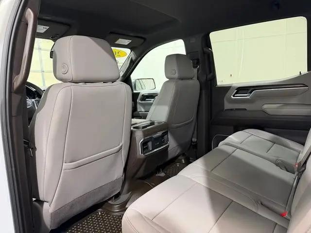 2023 GMC Sierra 1500 4WD Crew Cab Standard Box SLT