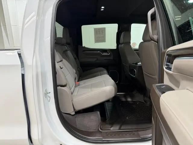 2023 GMC Sierra 1500 4WD Crew Cab Standard Box SLT