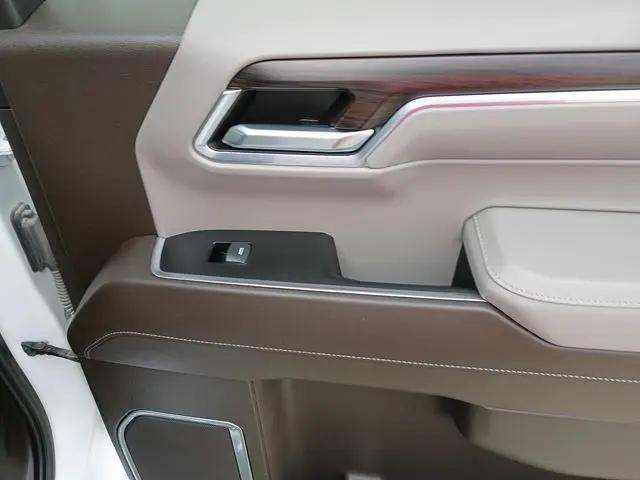 2023 GMC Sierra 1500 4WD Crew Cab Standard Box SLT