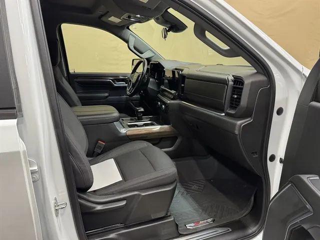 2023 Chevrolet Silverado 1500 4WD Crew Cab Standard Bed LT