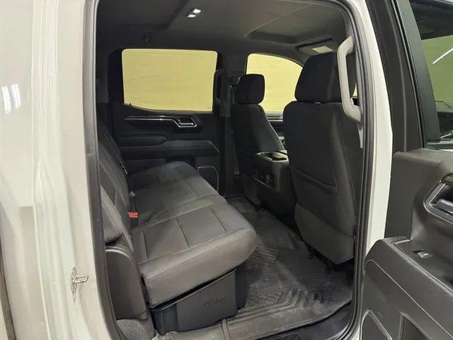 2023 Chevrolet Silverado 1500 4WD Crew Cab Standard Bed LT