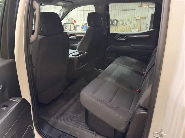 2023 Chevrolet Silverado 1500 4WD Crew Cab Standard Bed LT