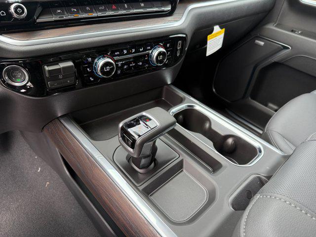 2026 GMC Sierra 1500 Crew Cab, Short Bed, SLT, 4WD