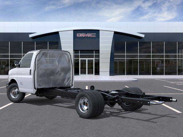 2025 GMC Savana Cutaway Work Van