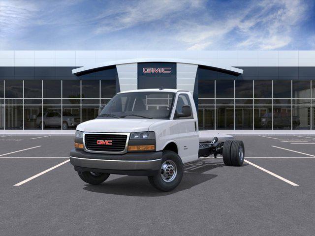 2025 GMC Savana Cutaway Work Van