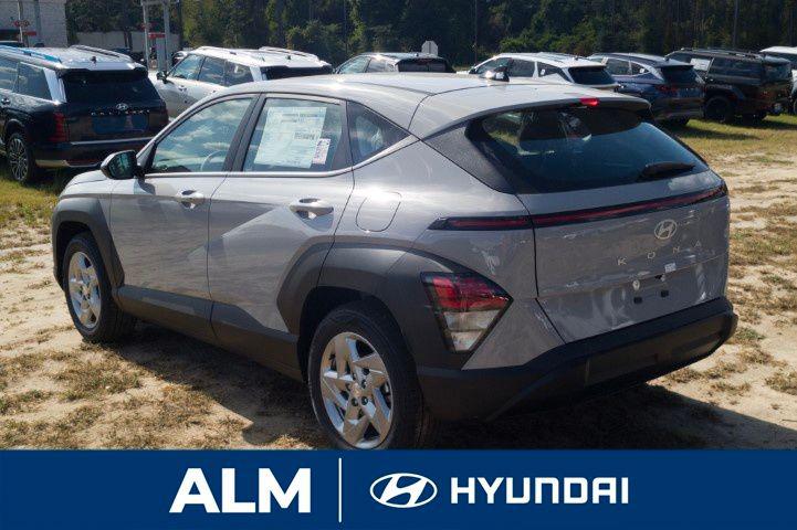 New 2026 Gray HYUNDAI SE FWD image 9
