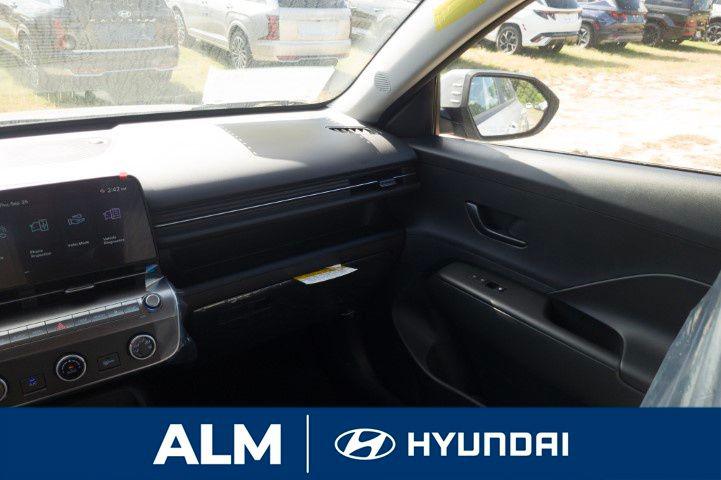 New 2026 Gray HYUNDAI SE FWD image 17