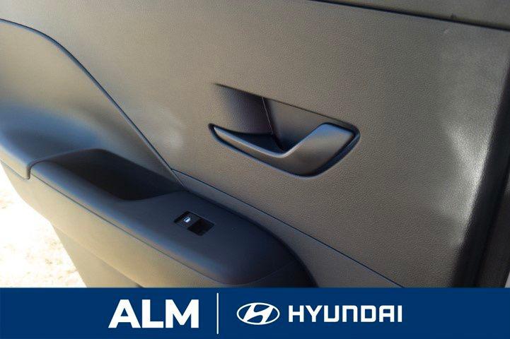 New 2026 Gray HYUNDAI SE FWD image 21