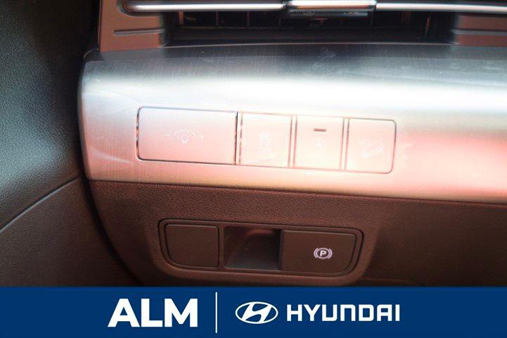 New 2026 Gray HYUNDAI SE FWD image 29