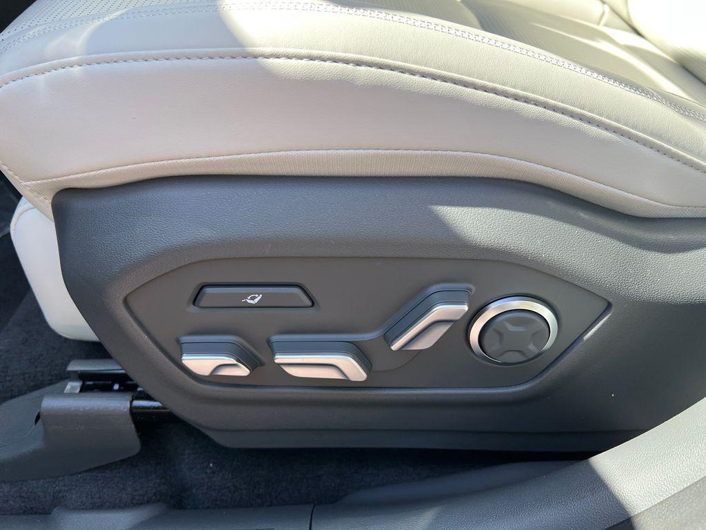 New 2026 Gray HYUNDAI Calligraphy FWD image 11