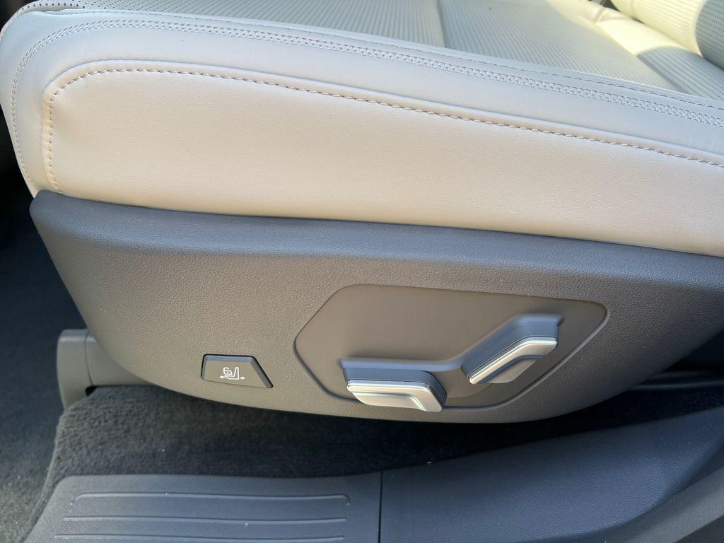 New 2026 Gray HYUNDAI Calligraphy FWD image 26