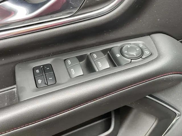2023 Chevrolet Suburban 4WD RST