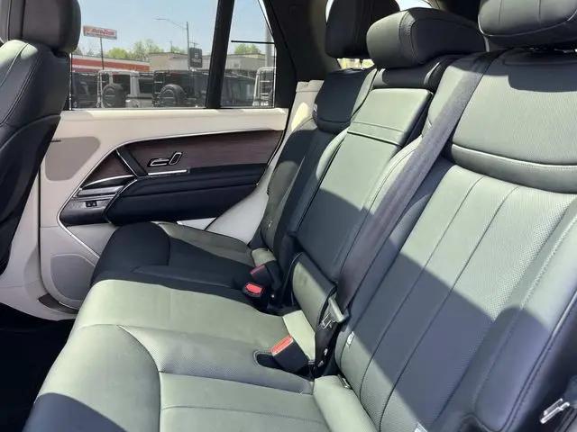 2023 Land Rover Range Rover P530 SE
