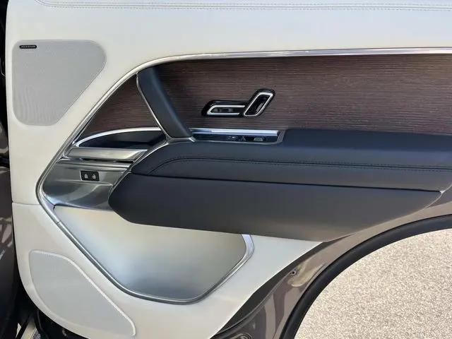 2023 Land Rover Range Rover P530 SE