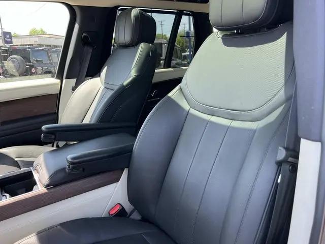2023 Land Rover Range Rover P530 SE