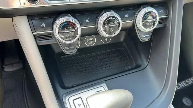2022 Genesis G70 2.0T AWD
