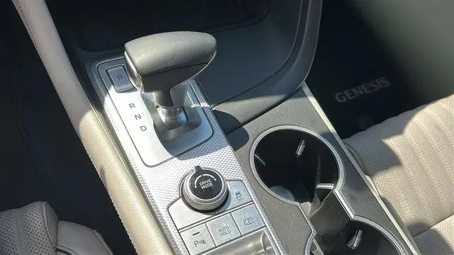 2022 Genesis G70 2.0T AWD