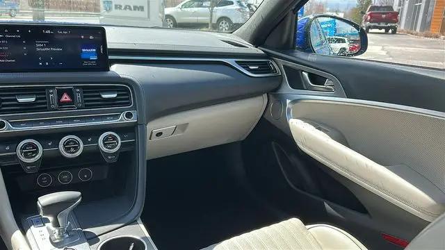2022 Genesis G70 2.0T AWD