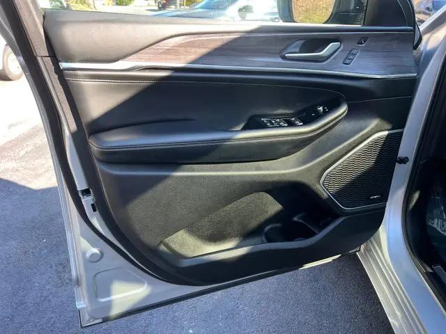 2023 Jeep Grand Cherokee L Overland 4x4